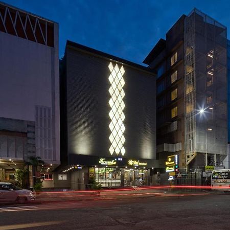 Hotel Sifat International Surat Exterior foto