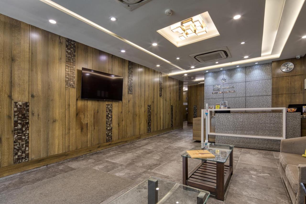 Hotel Sifat International Surat Exterior foto