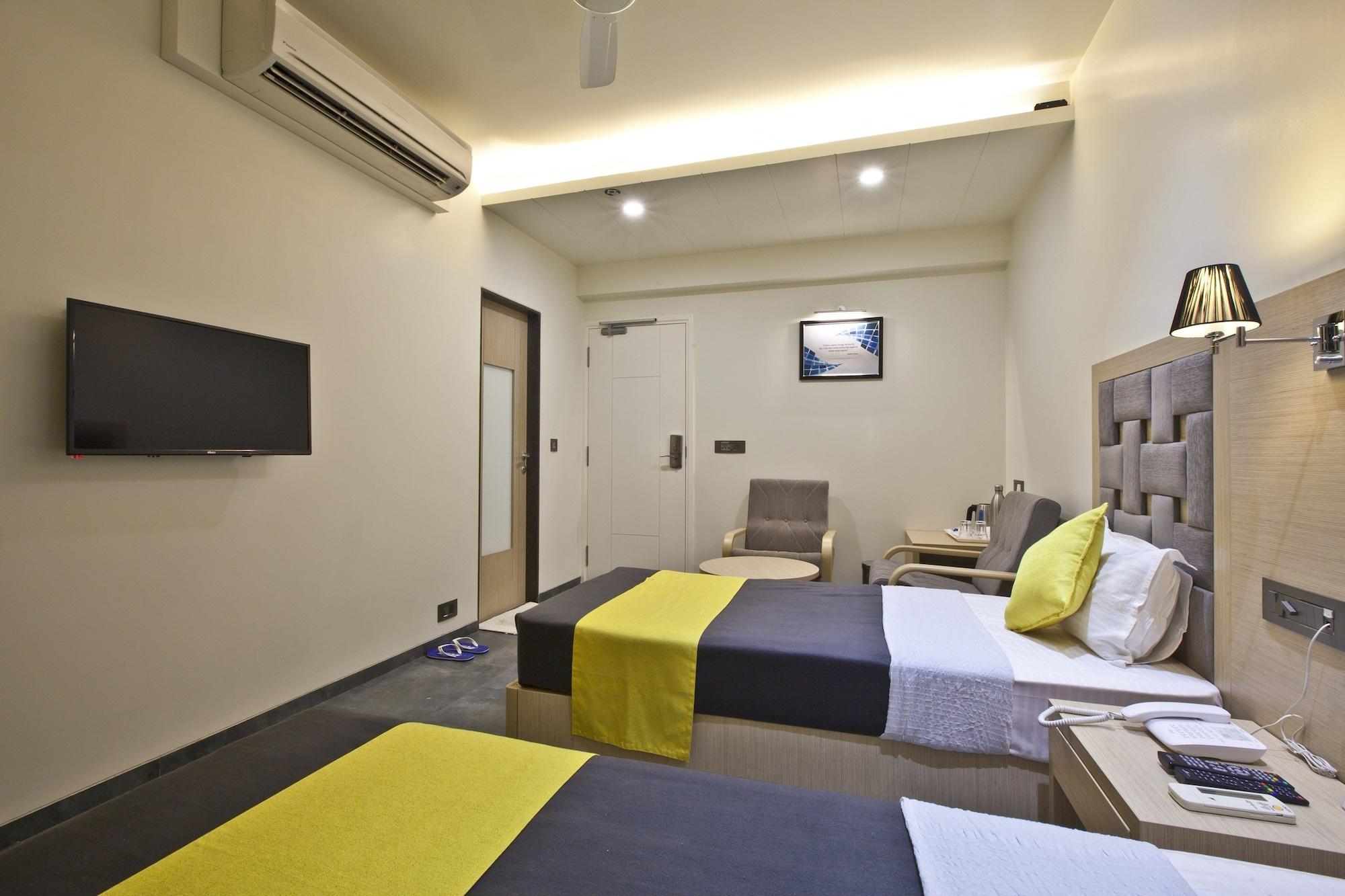 Hotel Sifat International Surat Exterior foto