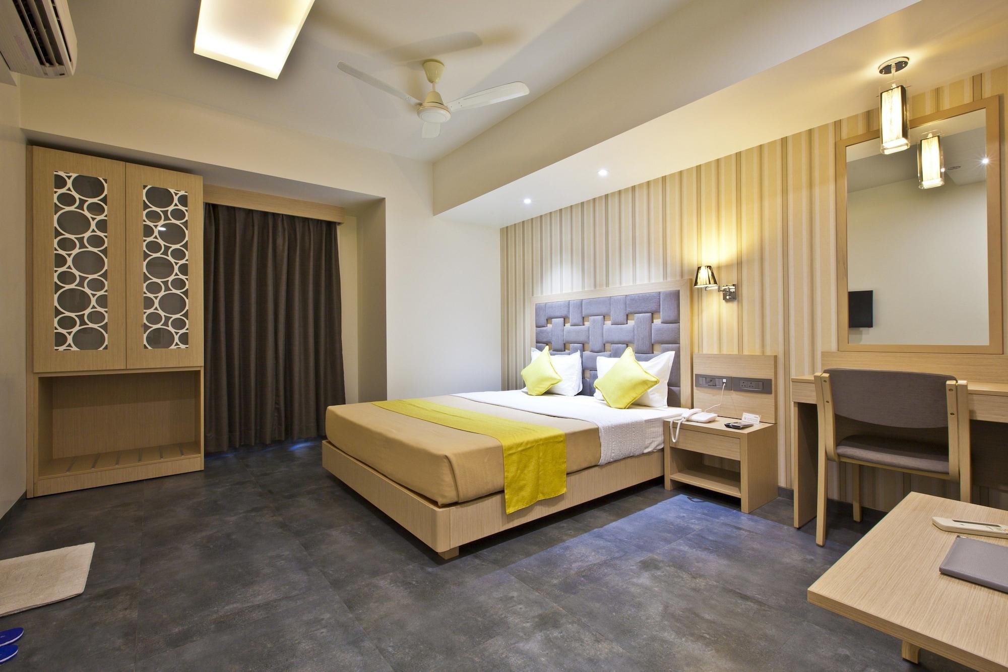 Hotel Sifat International Surat Exterior foto